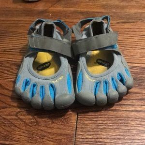 Vibram running shoes